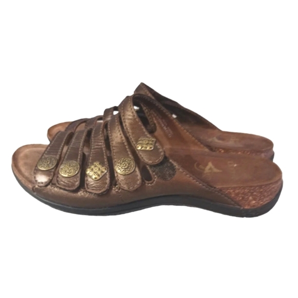 Dansko Janie Metallic Bronze Strappy Sandals with Gold Buttons 6.5-7 - Picture 5 of 10